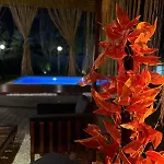 Vila Detached With A Heated Pool And Garden
