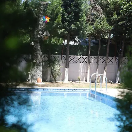 Detached With A Heated Pool And Garden Sapanca