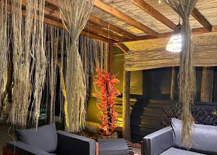 Detached With A Heated Pool And Garden * 萨潘贾