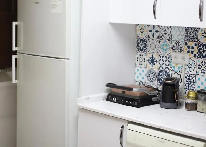 Detached With A Heated Pool And Garden 别墅 *