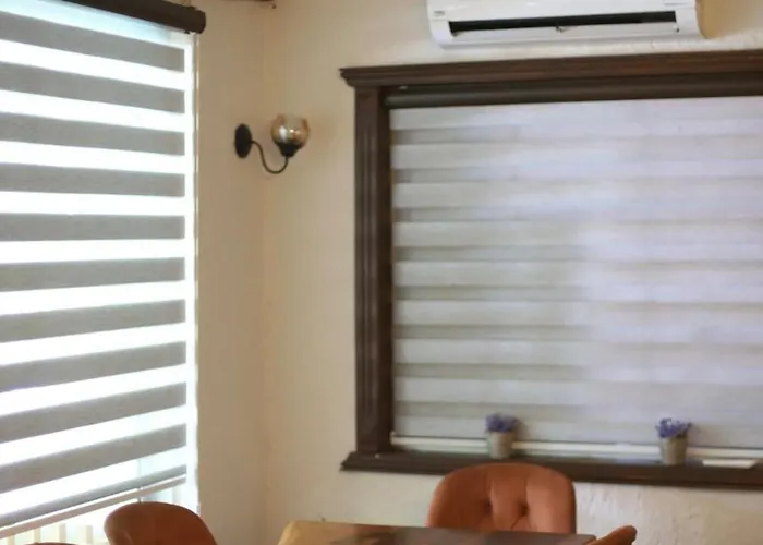 Detached With A Heated Pool And Garden *